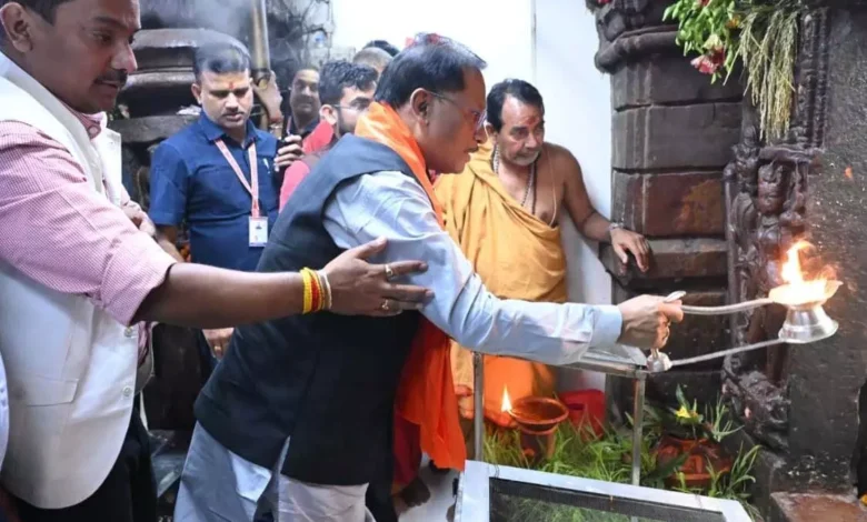 मुख्यमंत्री विष्णु देव साय ने रतनपुर महामाया मंदिर में नवरात्रि पर की पूजा अर्चना…… मुख्यमंत्री विष्णु देव साय ने रतनपुर महामाया मंदिर में नवरात्रि पर की पूजा अर्चना……