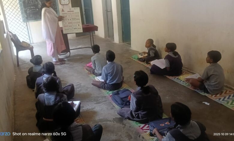 युक्तियुक्तकरण से गांव के बच्चों को मिली शिक्षा की नई रोशनी, शासकीय प्राथमिक शाला बाँसपारा में दो शिक्षकों की पदस्थापना से बढ़ेगी शिक्षा की गुणवत्ता युक्तियुक्तकरण से गांव के बच्चों को मिली शिक्षा की नई रोशनी, शासकीय प्राथमिक शाला बाँसपारा में दो शिक्षकों की पदस्थापना से बढ़ेगी शिक्षा की गुणवत्ता
