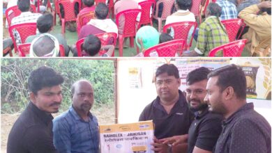 उन्नत कृषि हेतु खेत में प्रदर्शनी का आयोजन कर किसानों को दी गई जानकारी