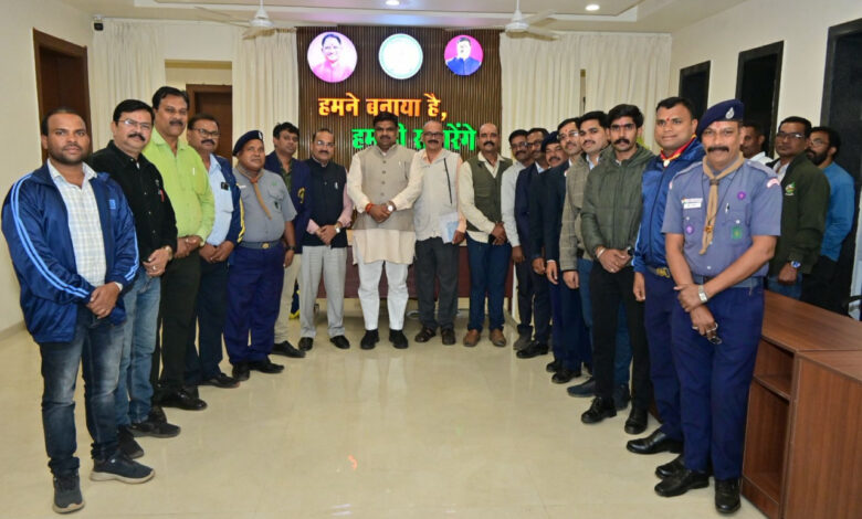 प्रथम राष्ट्रीय रोवर-रेंजर जंबूरी की तैयारियों हेतु शिक्षा मंत्री गजेन्द्र यादव की अध्यक्षता में समीक्षा बैठक संपन्न…..
