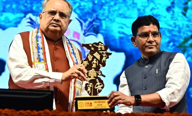 छत्तीसगढ़ देश में सबसे तेजी से विकास करने वाला राज्य : विधानसभा अध्यक्ष डॉ. रमन सिंह….