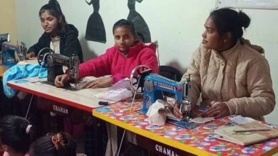 उप मुख्यमंत्री ने सिलाई प्रशिक्षण केन्द्र का किया निरीक्षण